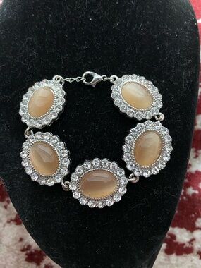 Chunky Silver-Tone Beige Cat Eye Cabochon Oval Bracelet with Rhinestones